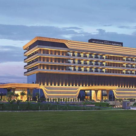 Gift City Club, A Member Of Radisson Individuals Gandhinagar Bagian luar foto