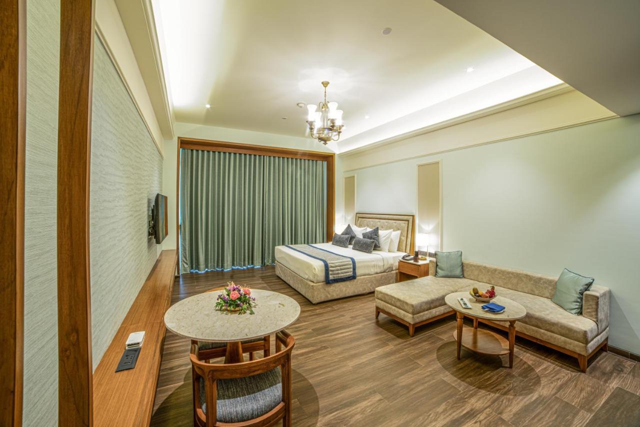 Gift City Club, A Member Of Radisson Individuals Gandhinagar Bagian luar foto