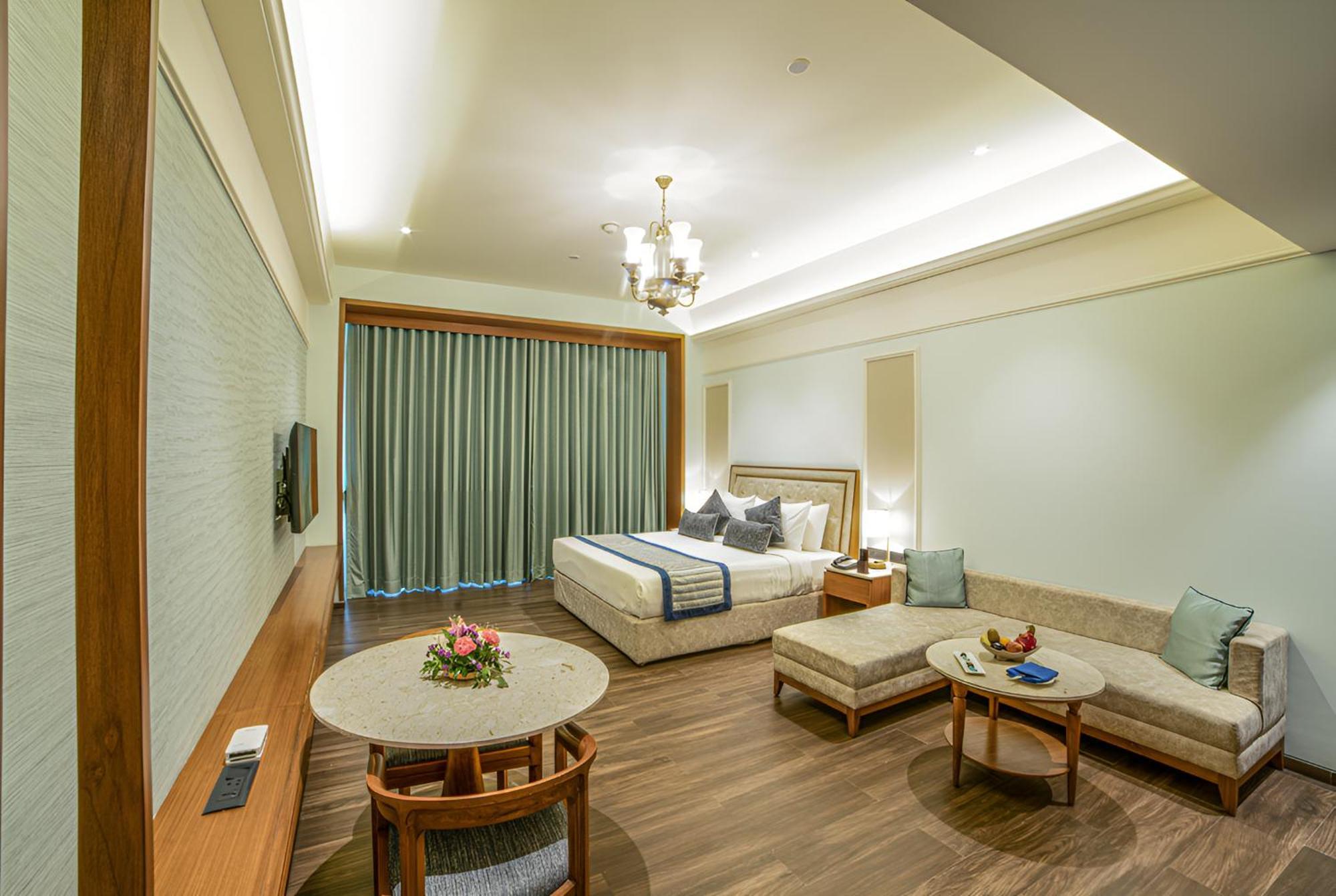 Gift City Club, A Member Of Radisson Individuals Gandhinagar Bagian luar foto