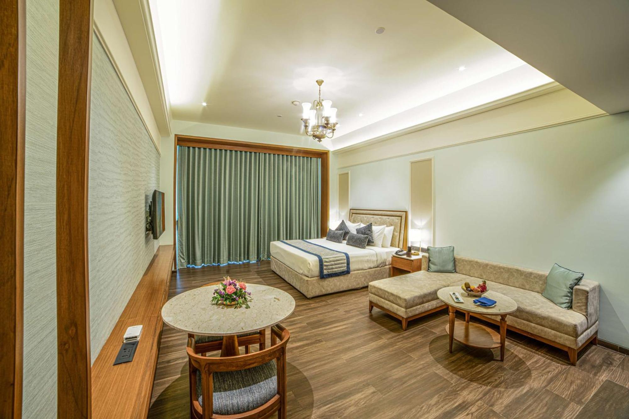 Gift City Club, A Member Of Radisson Individuals Gandhinagar Bagian luar foto