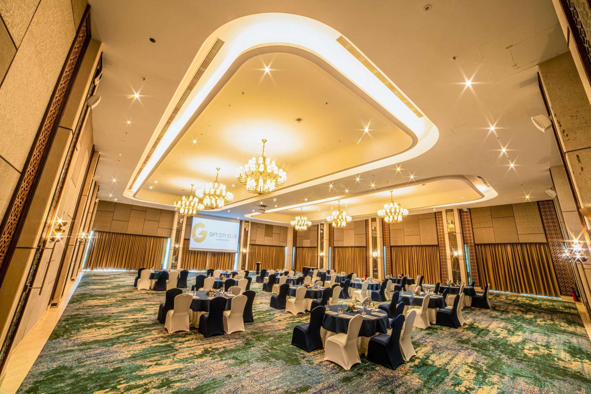 Gift City Club, A Member Of Radisson Individuals Gandhinagar Bagian luar foto