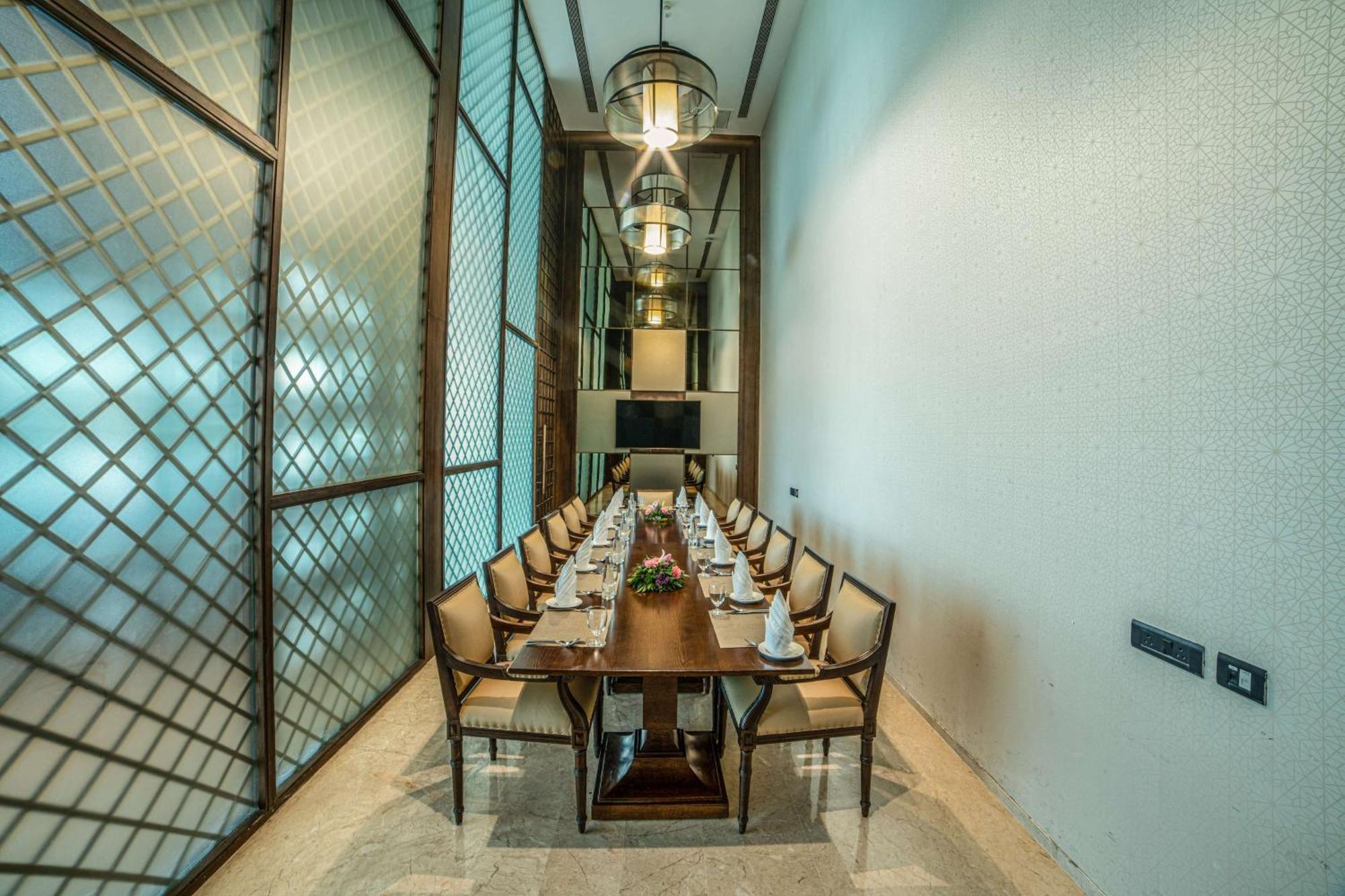 Gift City Club, A Member Of Radisson Individuals Gandhinagar Bagian luar foto