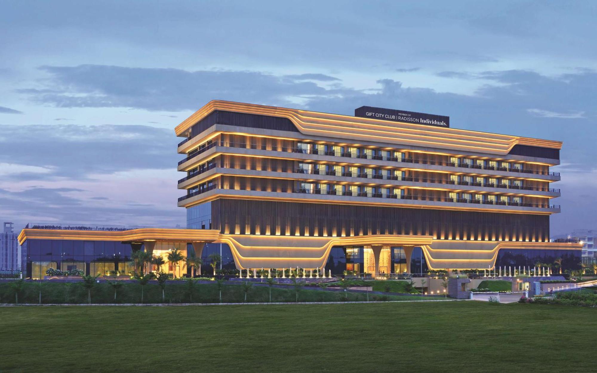 Gift City Club, A Member Of Radisson Individuals Gandhinagar Bagian luar foto