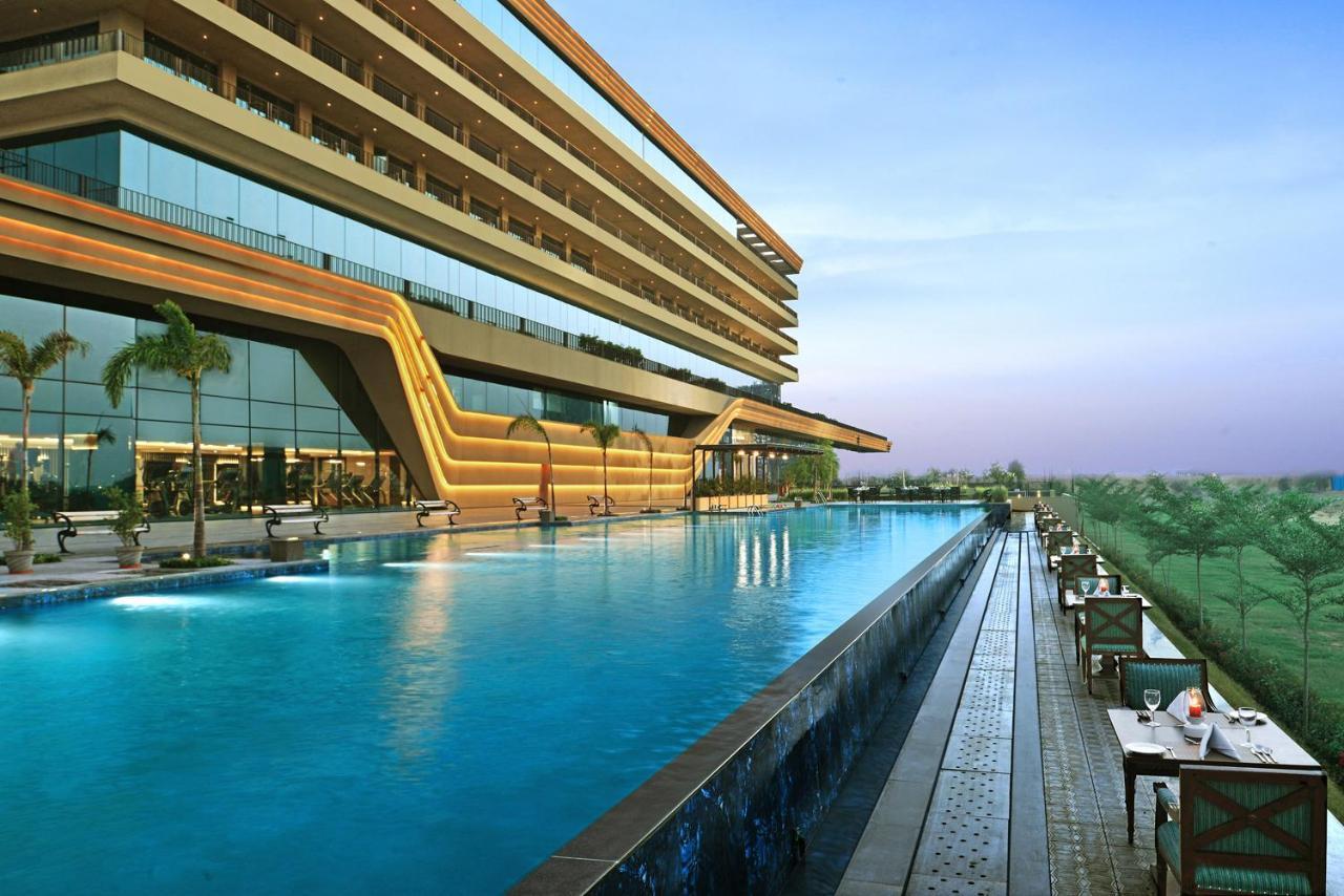 Gift City Club, A Member Of Radisson Individuals Gandhinagar Bagian luar foto