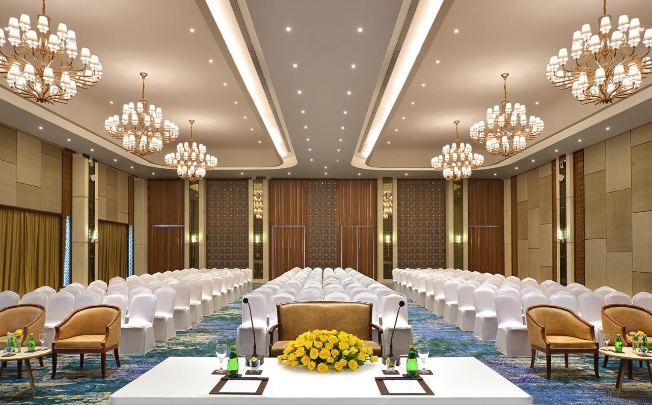 Gift City Club, A Member Of Radisson Individuals Gandhinagar Bagian luar foto